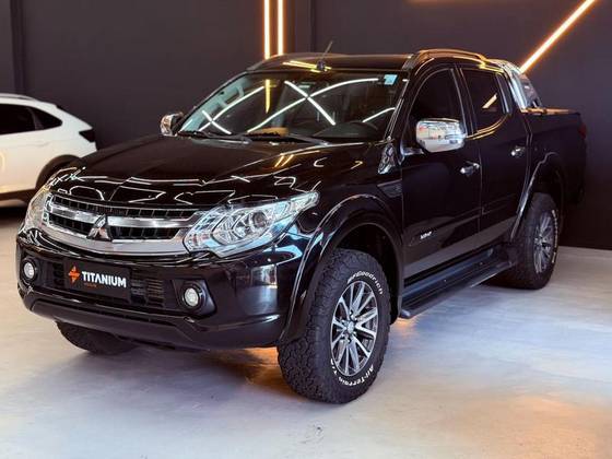 MITSUBISHI L200 TRITON 2.4 16V TURBO DIESEL SPORT HPE-S CD 4P 4X4 AUTOMÁTICO
